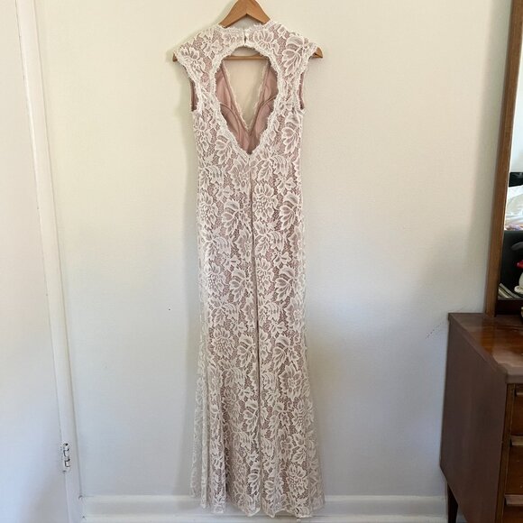 Betsey and Adam Lace Illusion Mermaid Gown NWT - Picture 3 of 9